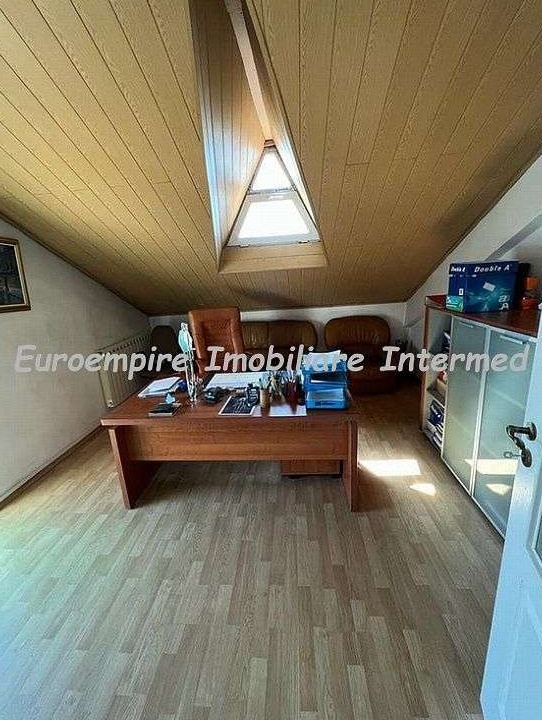 Vila de inchiriat in Constanta- Far, 5 camere