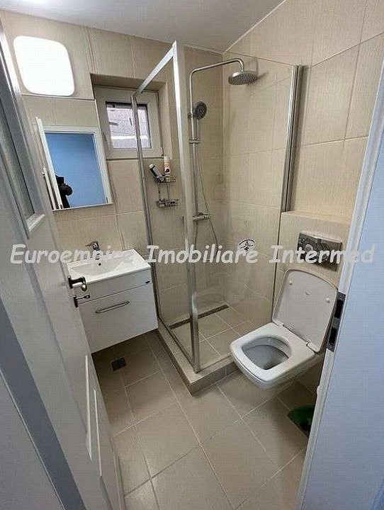 Vila de inchiriat in Constanta- Far, 5 camere