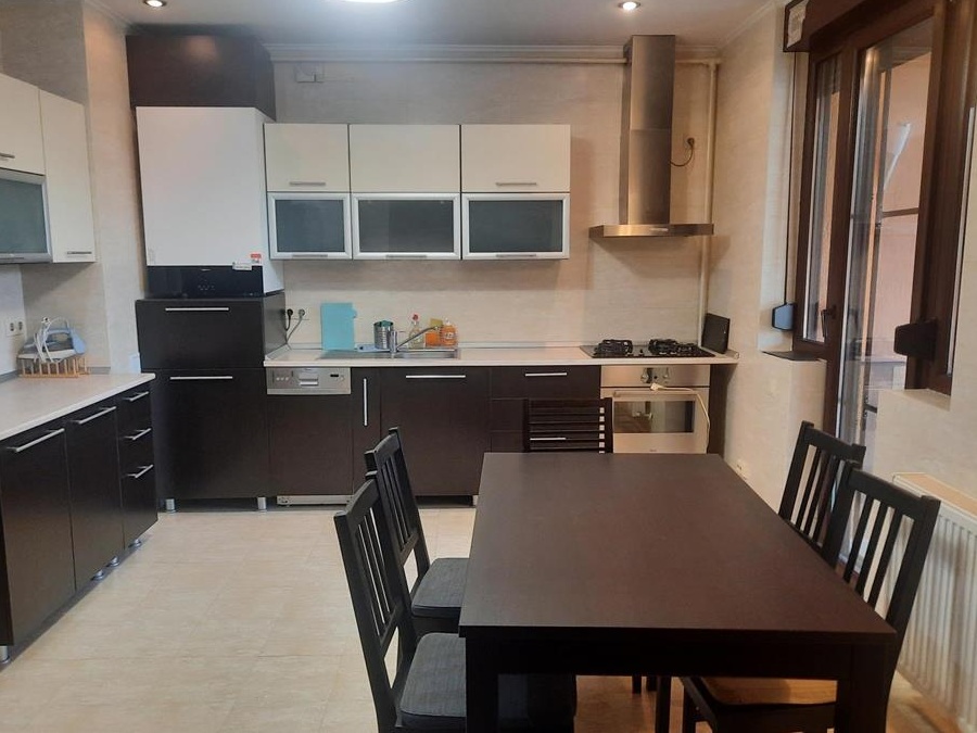 Vila de inchiriat Sisesti-Jandarmeriei