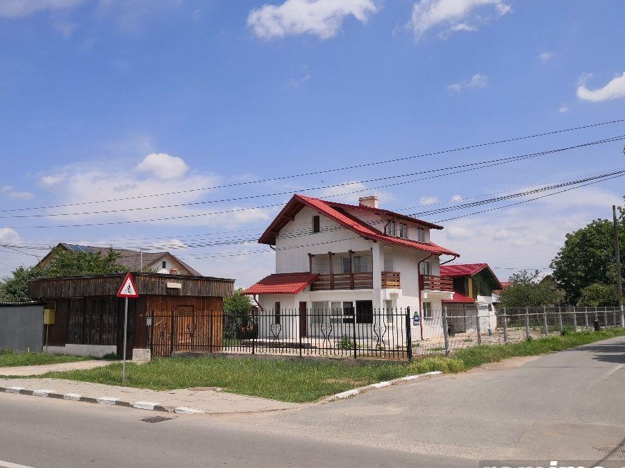 Vila de inchiriat snagov centru vila 250 mp si 1000 mp teren la 1990 euro usor negociabil