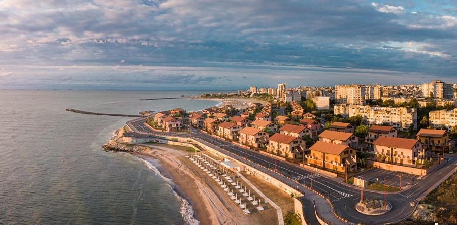Vila de lux pe malul Marii