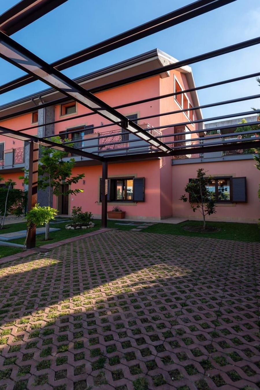 Vila de lux pe malul Marii