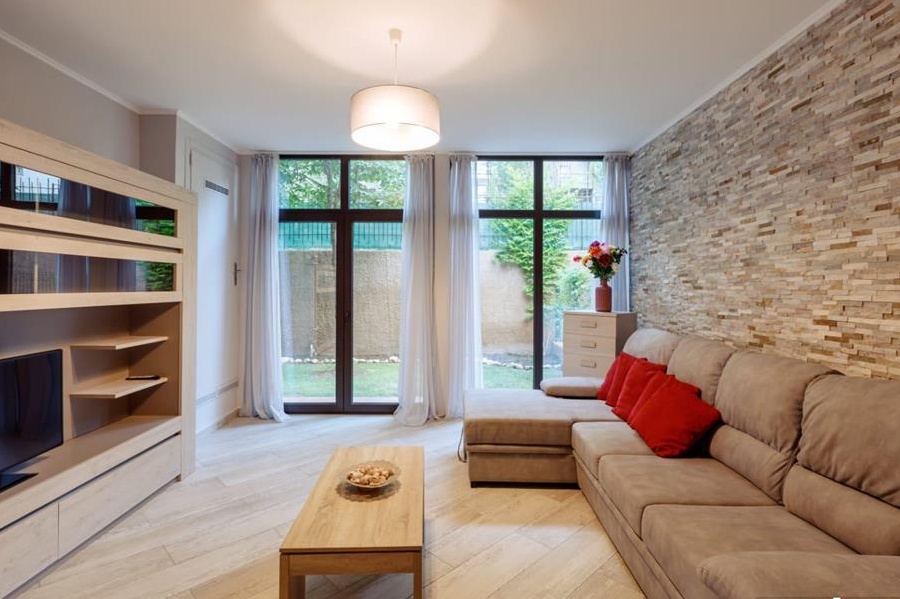 Vila de lux pe malul Marii