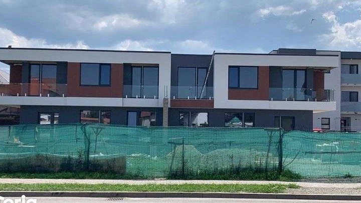 Vilă Ghimbav cu garaj . Segmentul premium