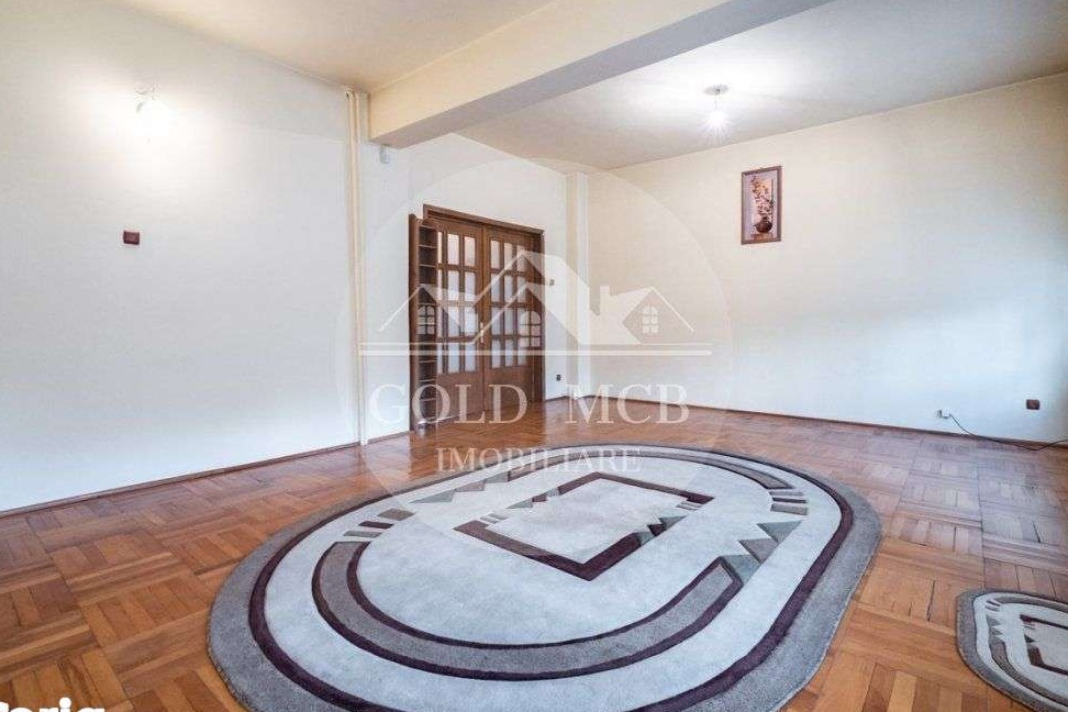 Vila  Ion Mihalache -metrou -9 camere pretabila 2 familii