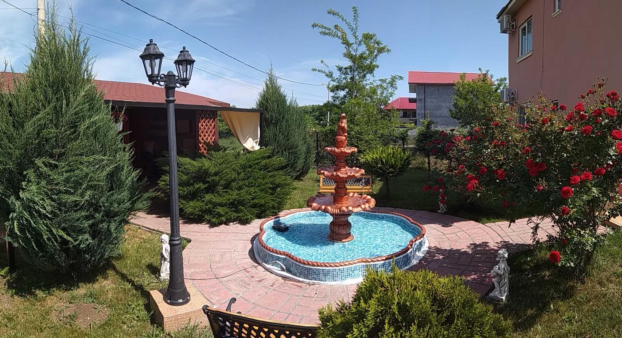 Vila la mare Costinesti 6 camere , curte foisor grătar 280 euro/noapte