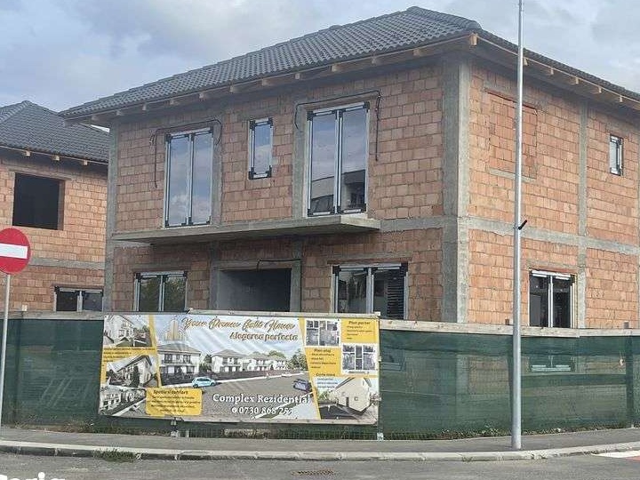Vila lux Ghimbav cartierul Flroilor