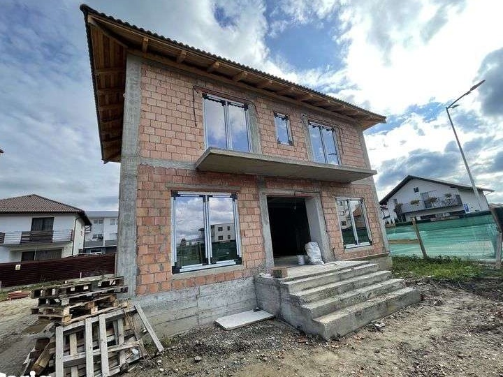 Vila lux Ghimbav cartierul Flroilor