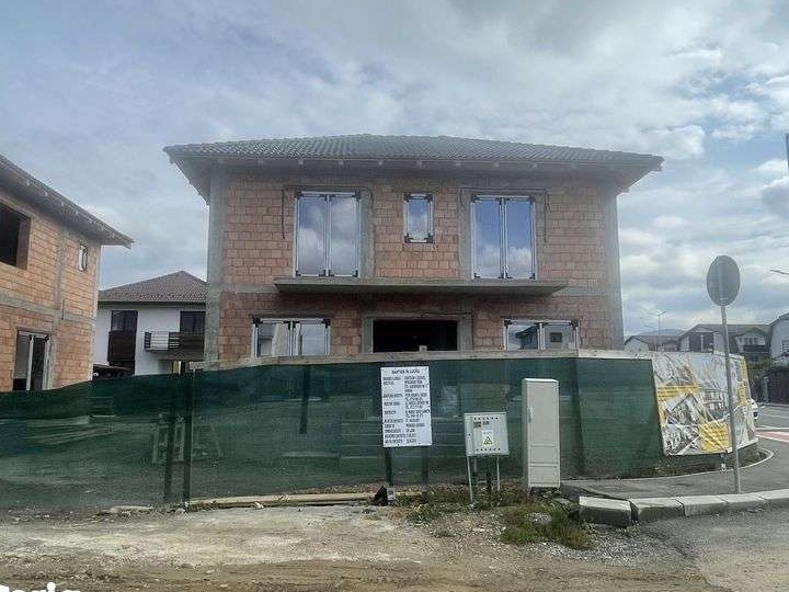 Vila lux Ghimbav cartierul Flroilor