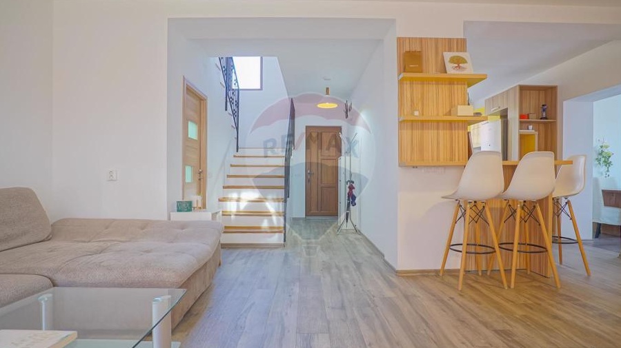 Vila moderna 4 camere, 2 bai, Pet Friendly, Sanpetru