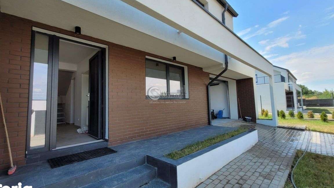 Vila moderna de vanzare in Tomesti
