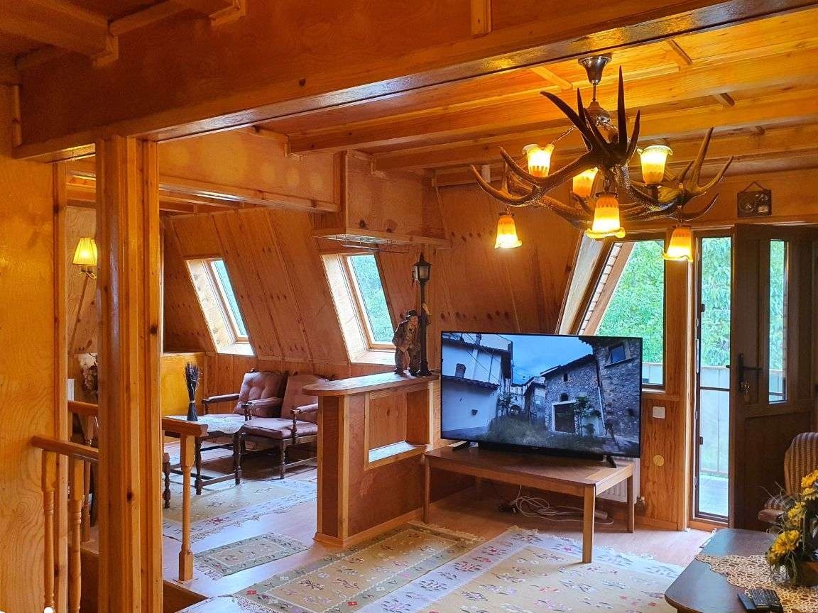 Vila Olympia Breaza 1411 mp, lângă piață, P+ M+ POD, Anexă, Garaj