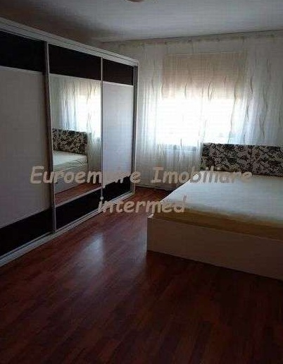 Vila P+1, 6 camere de inchiriat zona Anda