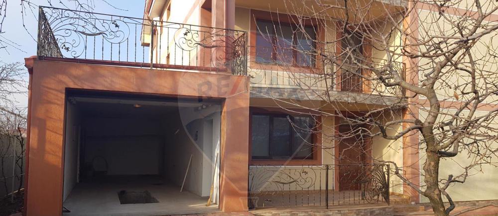 Vila P+2 in Costi,Vanatori de vanzare