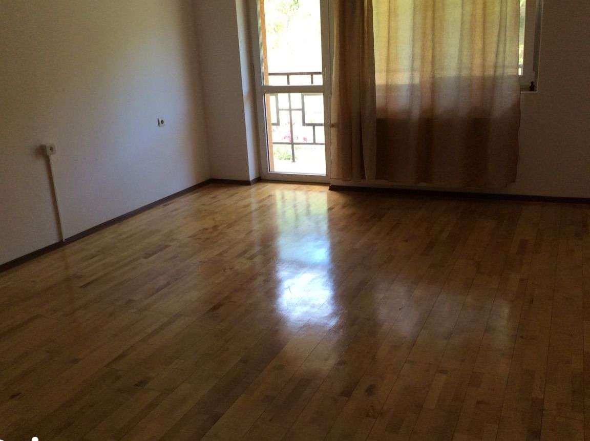 Vila p+2, lux, central, teren 2154 mp, Stațiunea Baltatesti