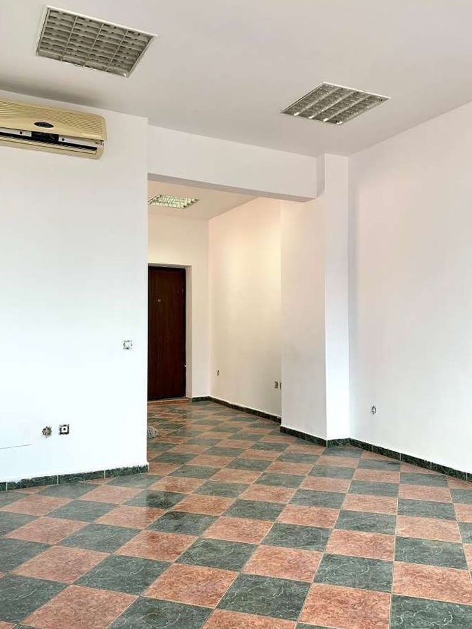 Vila spatioasa pretabila birou/clinica/activitate comerciala