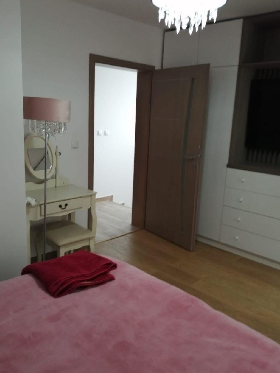 Vila Valea Adanca mob si utilata