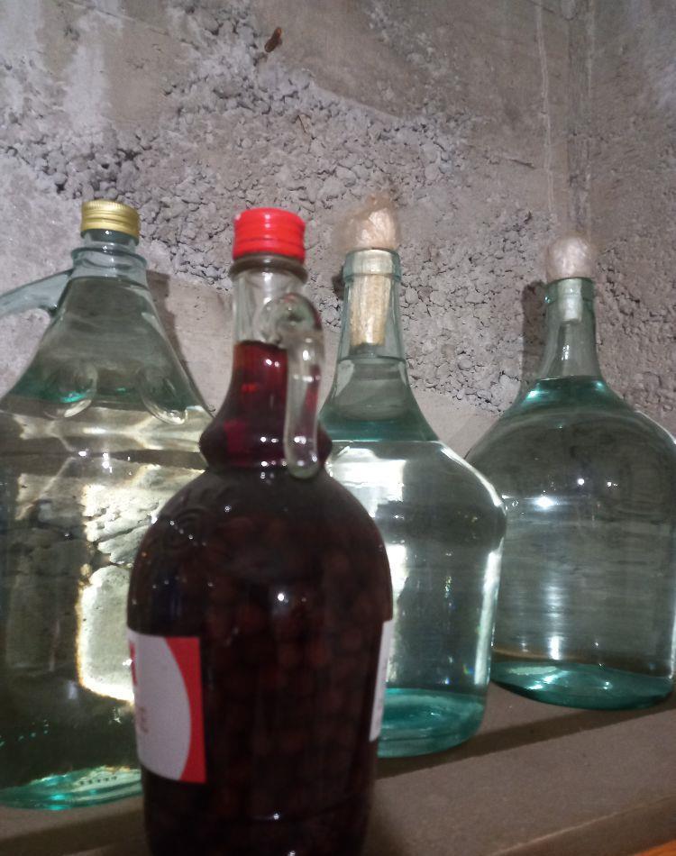 Vin de coacaze,struguri,Palinca de pere ,mere,ciresata