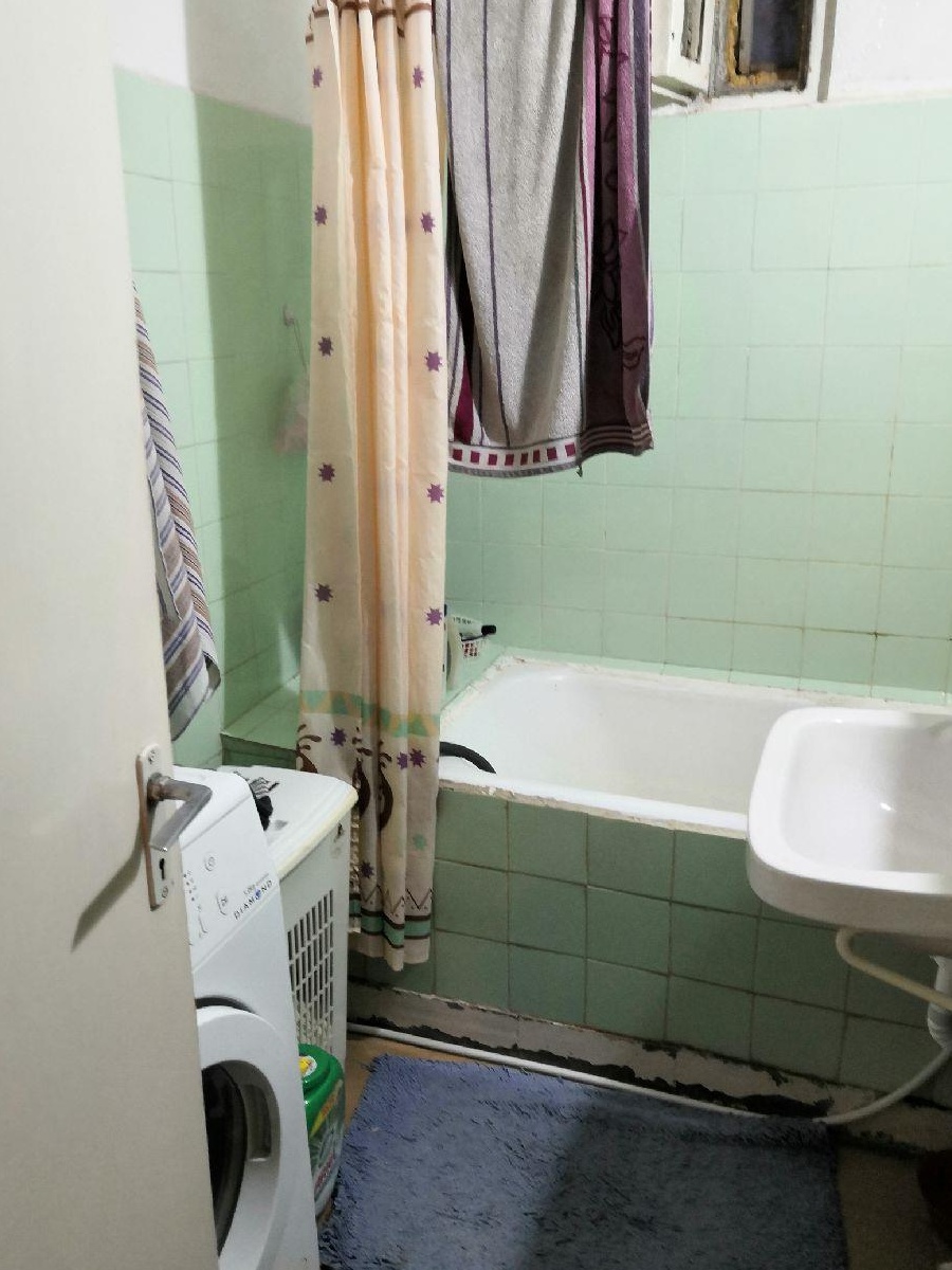vind apartament 2 camere etaj 2