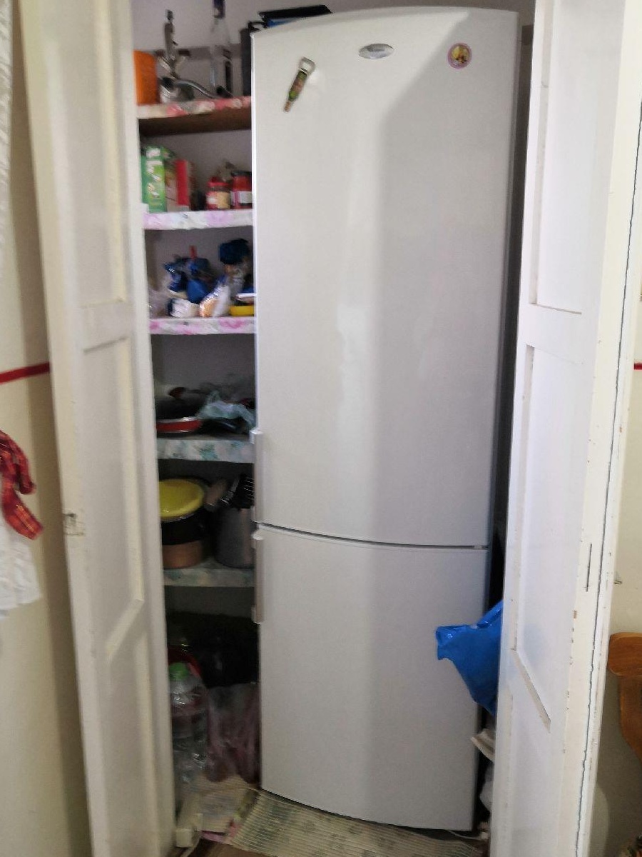 vind apartament 2 camere etaj 2