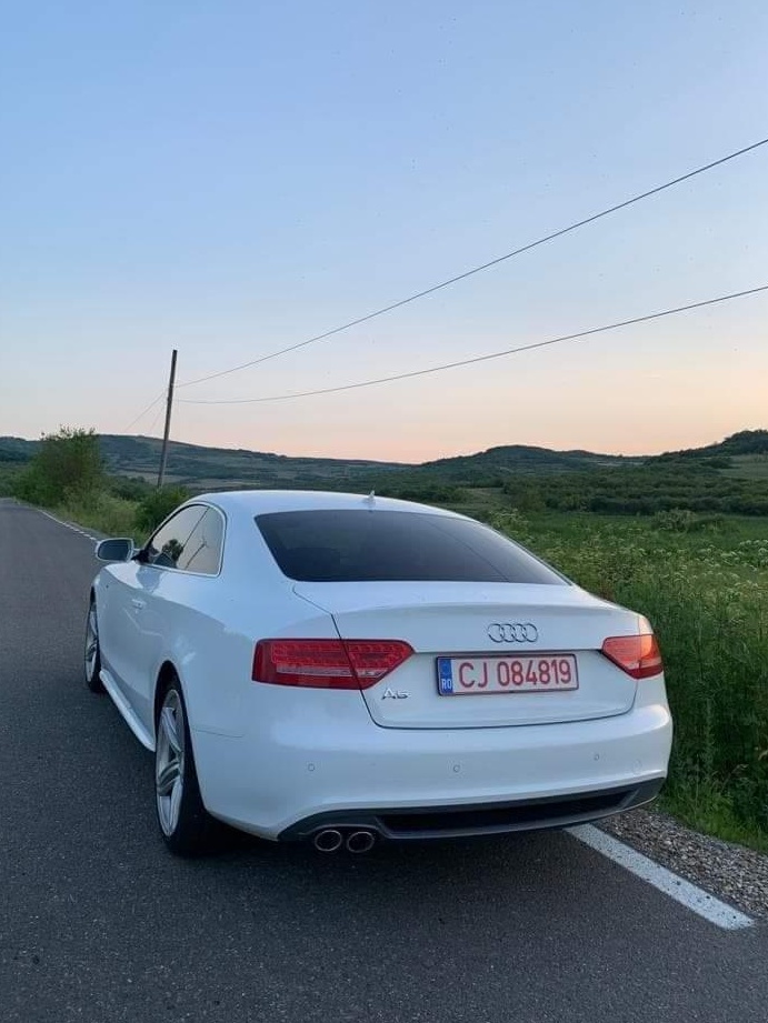 Vînd Audi a5 2011