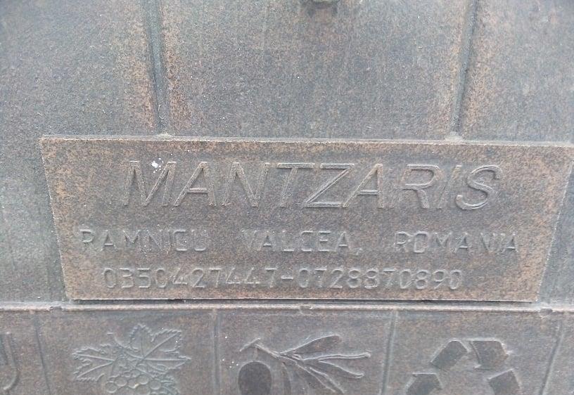 Vind butoi 200 LITRI si un butoi 400 litri