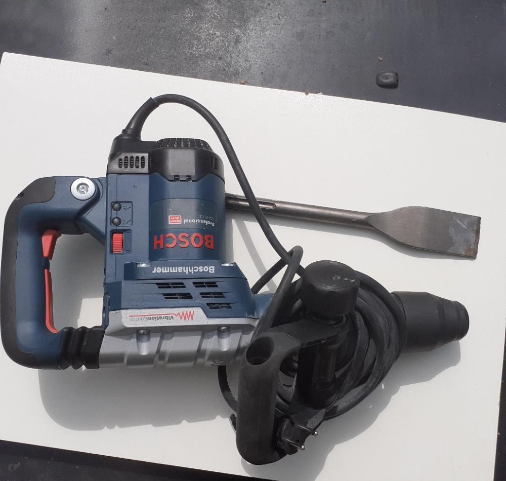 Vind demolator BOSCH- GSH 5 CE aproape nou(oct.2021)arată si functionează 10/10