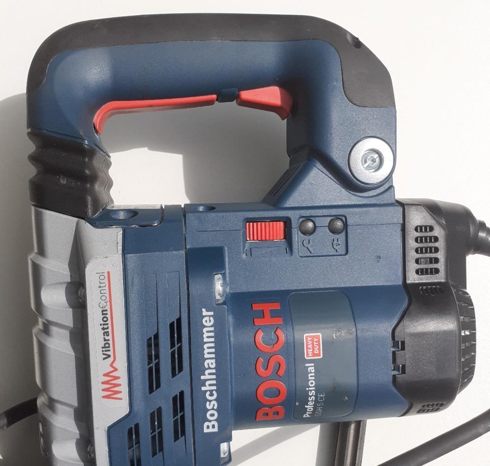 Vind demolator BOSCH- GSH 5 CE aproape nou(oct.2021)arată si functionează 10/10