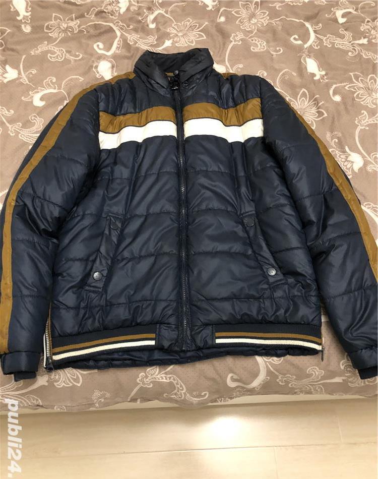 Vind Geaca Bershka Impecabila
