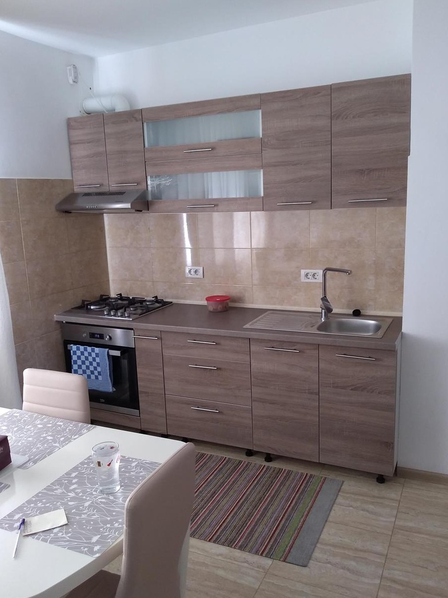 Vind în Agigea apartament in vila plus demisol