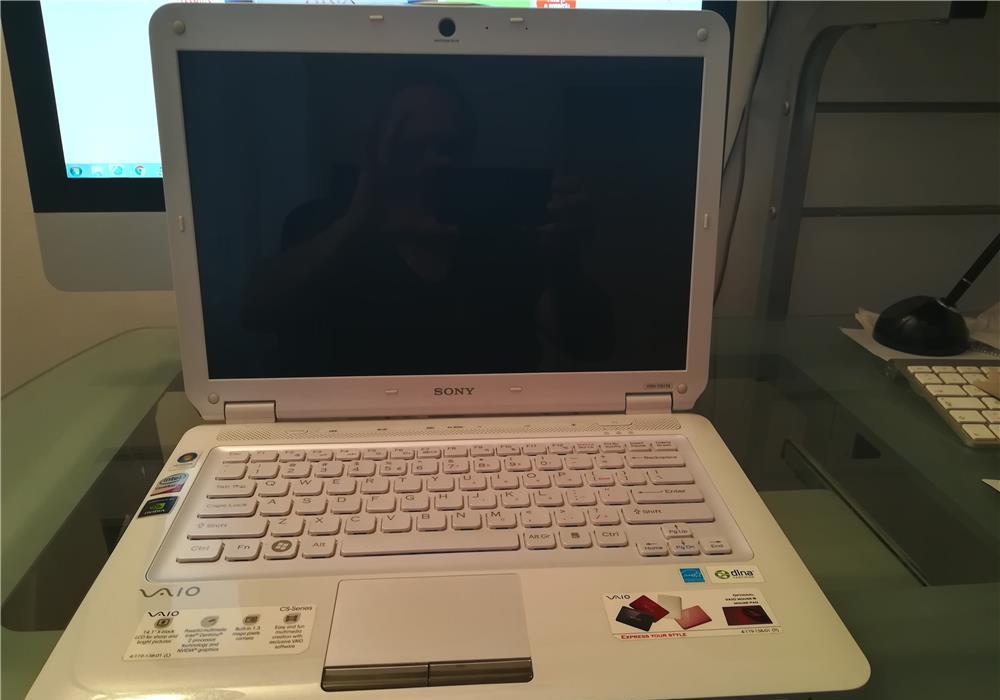 Vind laptop sony vaio model vgncs11 s