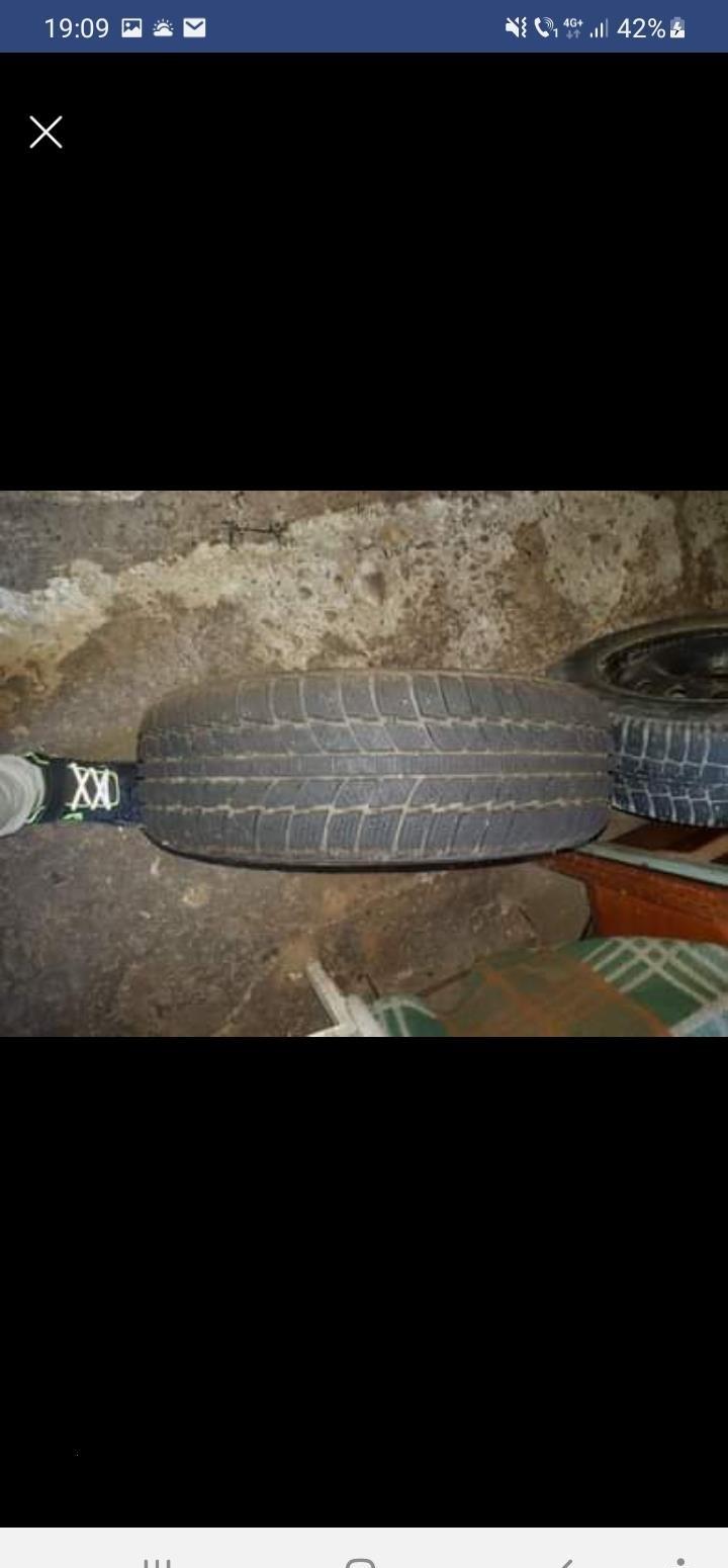 Vînd roți iarnă pentru Peugeot206