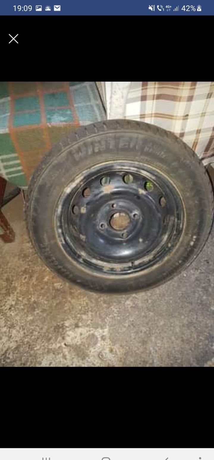 Vînd roți iarnă pentru Peugeot206
