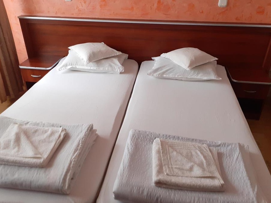 Vindem pensiune 20 cam, cu toate dotarile, amenajata LUX