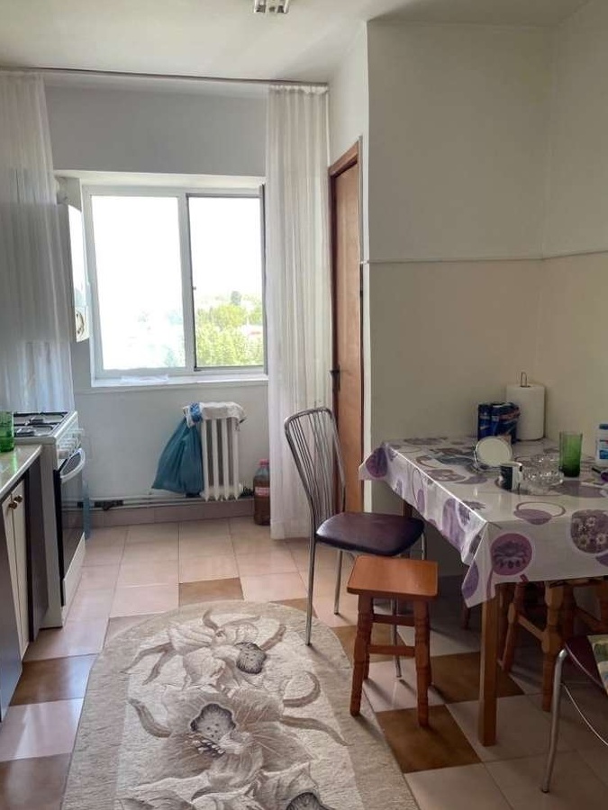 Vinzare apartament 3 camere-zona MB-uri