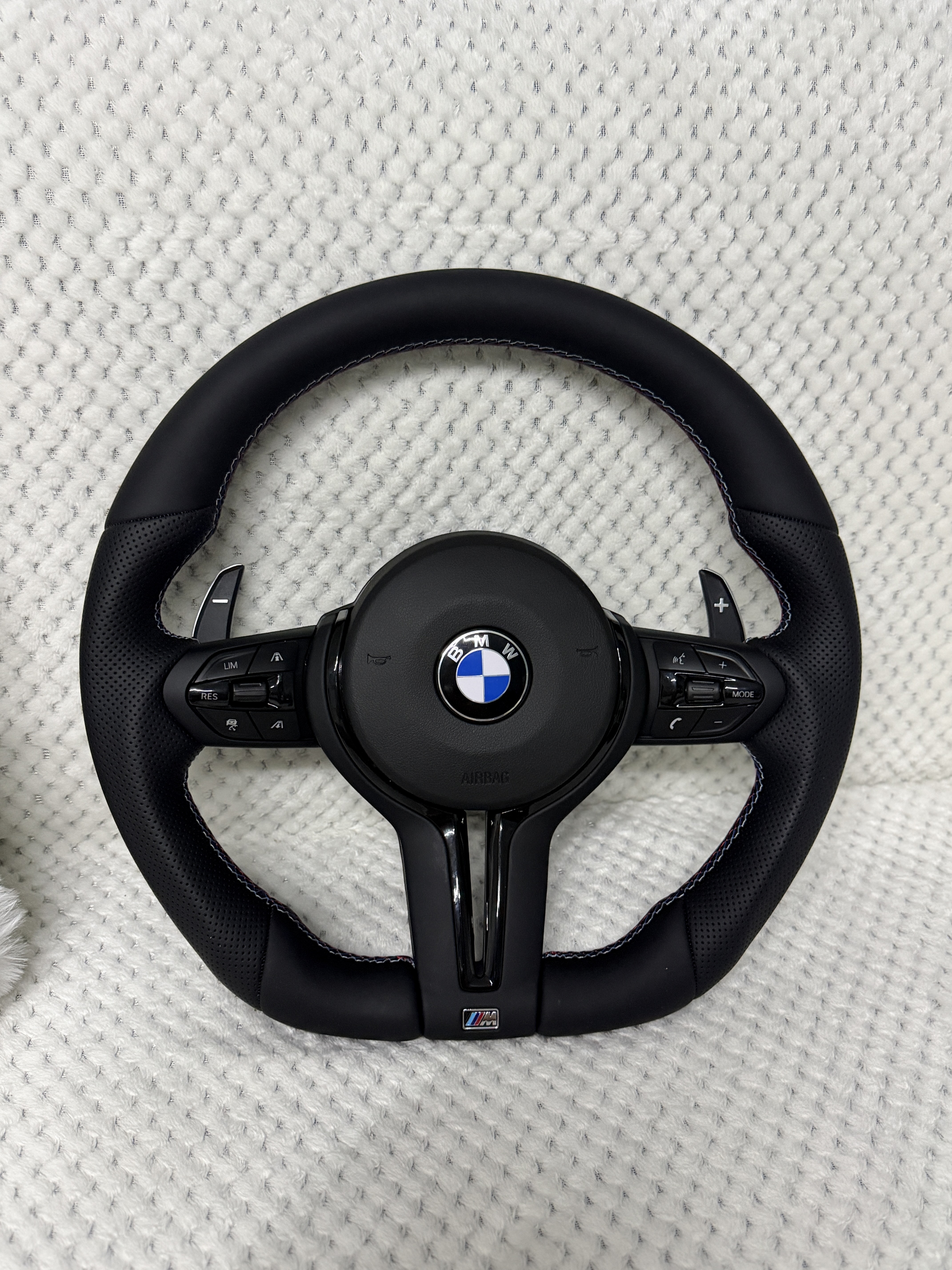 Volan teșit BMW