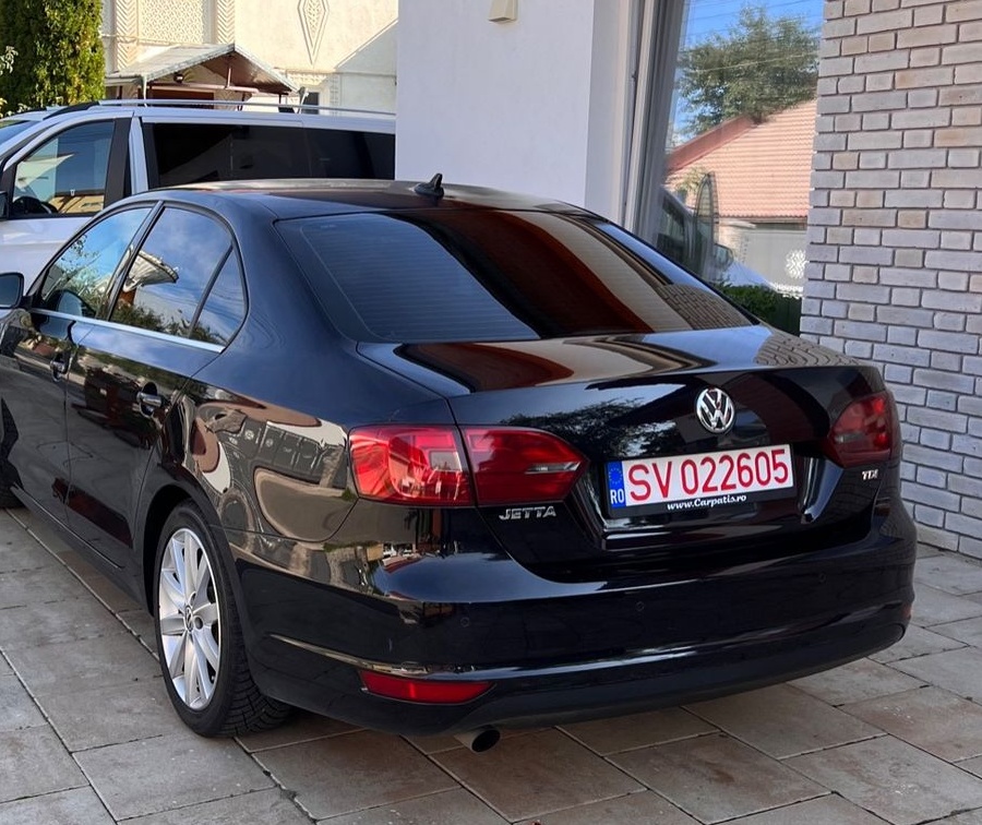 Volkswagen Jetta 1.6 TDI CR DPF DSG