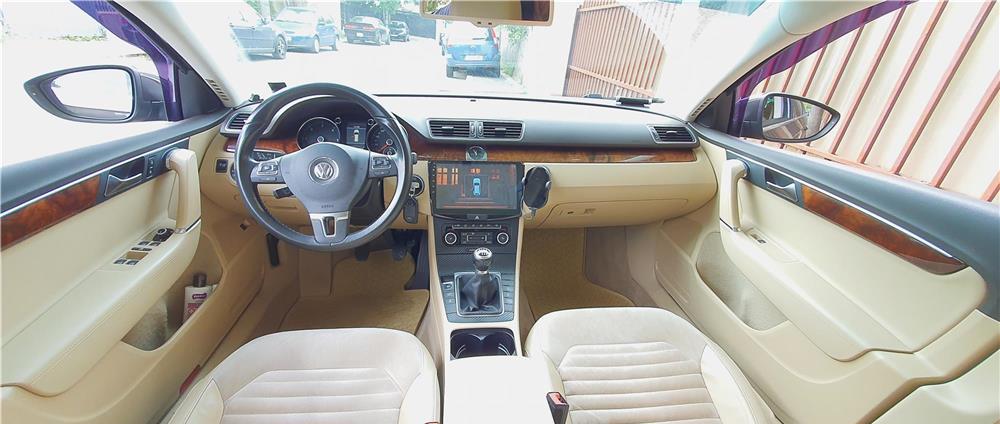 VOLKSWAGEN Passat B7, 4Motion, 140CP, An 2011, Panoramic, Alcantara Crem