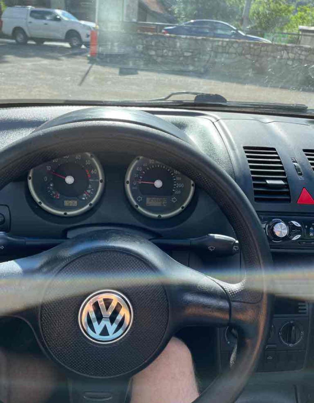 Volkswagen Polo1.4 benzina,8 valve . proprietar de 8 ani .