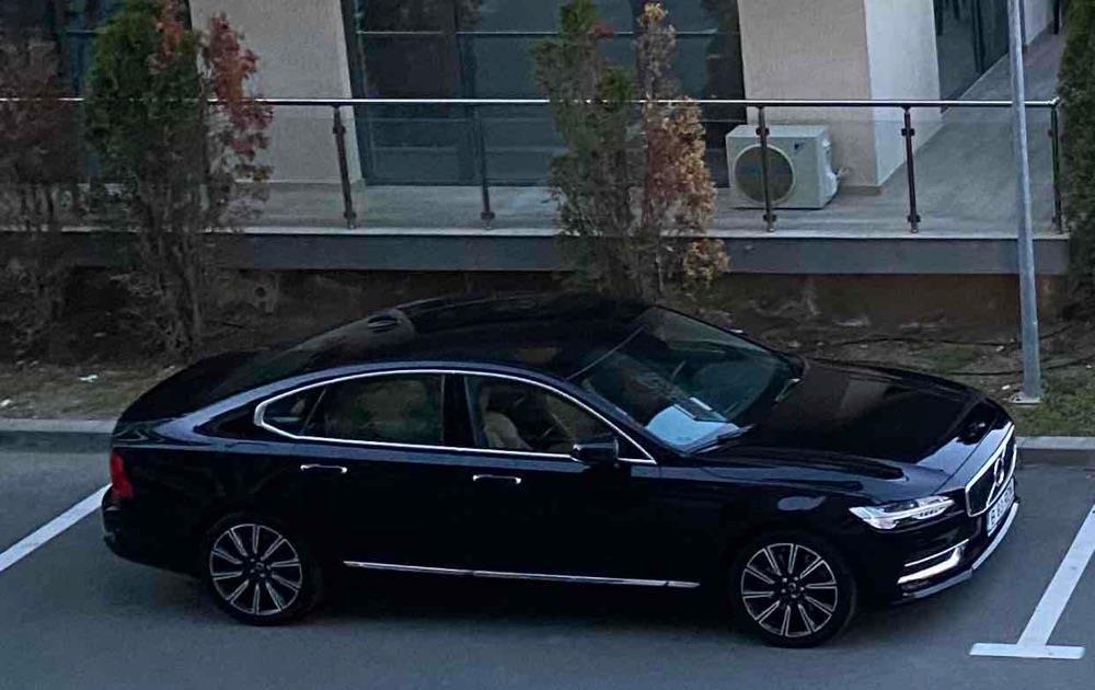 Volvo S90