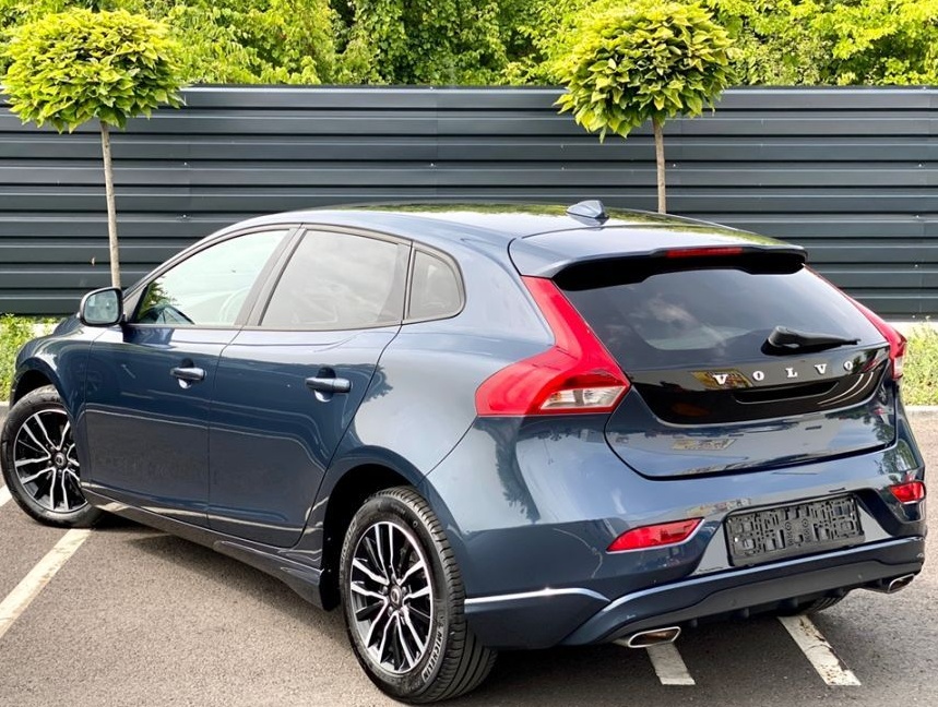 Volvo V40 D2