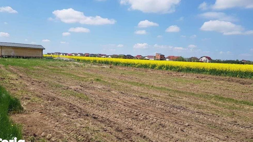 Vrei sa iti construiesti casa mult dorita?Terenul il avem noi!Toate ut