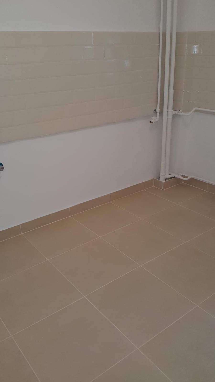 vvânzare apartament 3 camere semidecomandat , zona bucur obor - mosilor