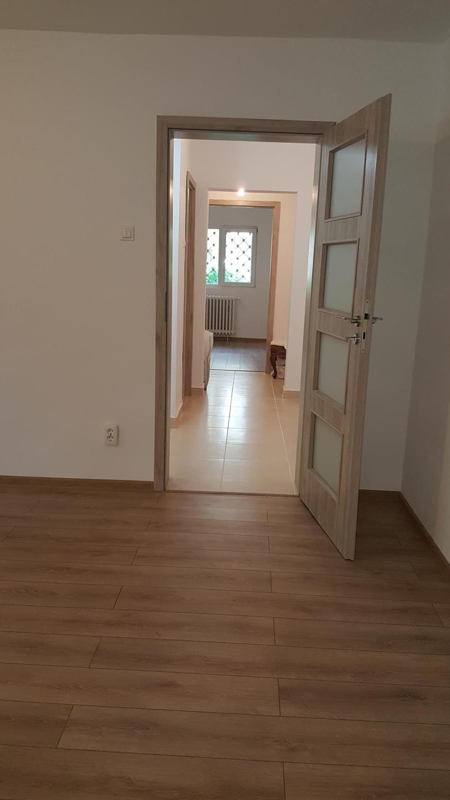 vvânzare apartament 3 camere semidecomandat , zona bucur obor - mosilor
