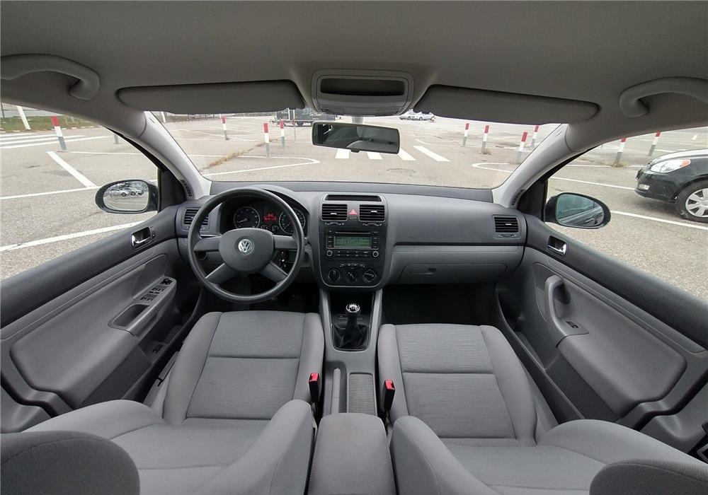 VW  GOLF 5 cu 100.000 km Full service Motor 1.6 Benzina  116 CP Klima incalzire scaune
