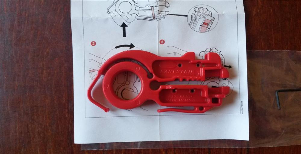 Wire stripper - Instrument profesional pentru cabluri electrice si FO