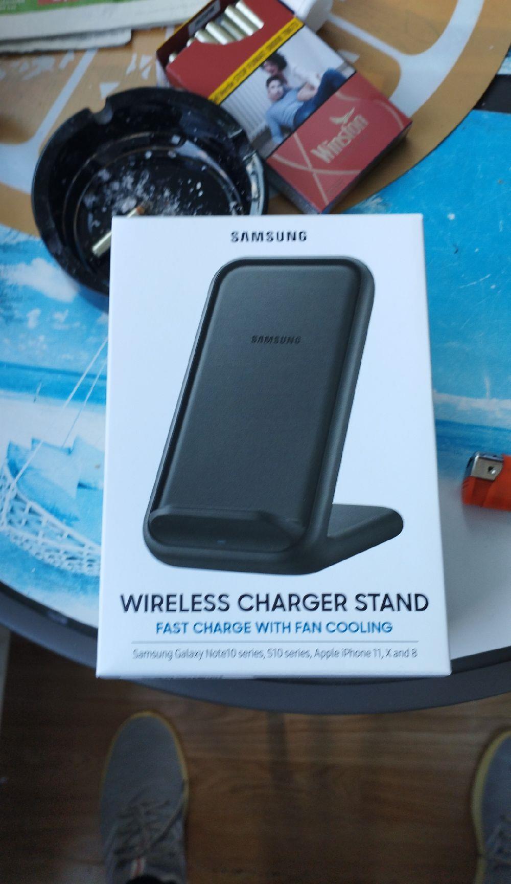WIRELESS CHARGER STAND