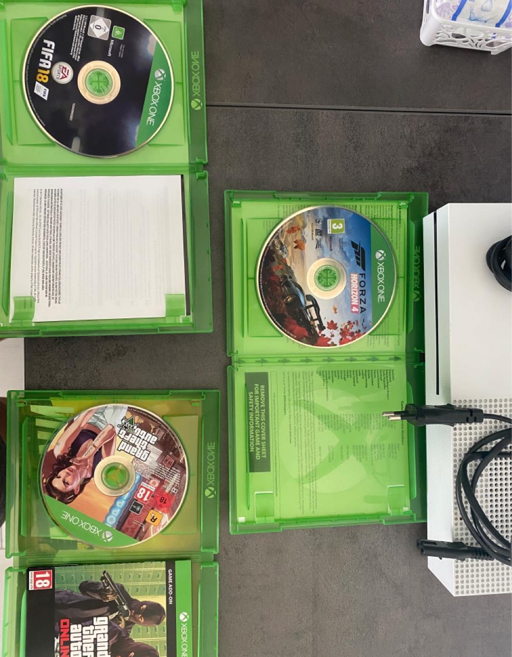 Xbox One S+GTA5, Forza Horizon 4 si Fifa18