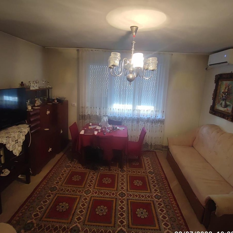 Zona Balcescu decomandat centrala termica mobilat si utilat