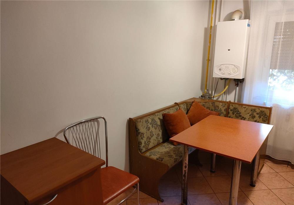 ZONA GIROCULUI, CENTRALA, DECOMANDAT, AMENAJAT, MOBILAT, UTILAT